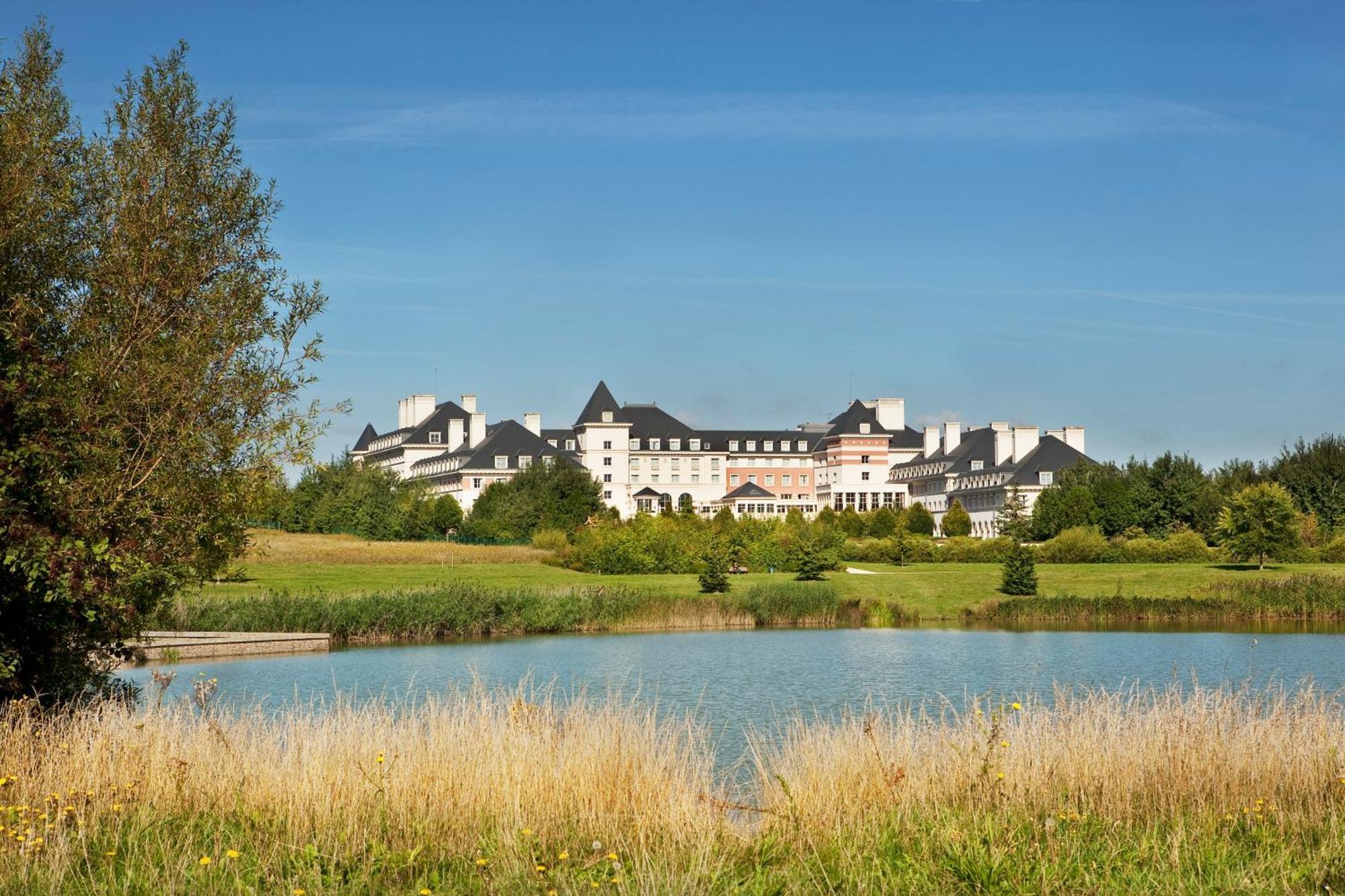 Dream Castle Hotel Marne La Vallee Magny-le-Hongre Exterior photo